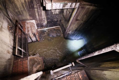 Cleveland sewer - Oct 25, 2021 · Cleveland’s system, which feeds into NEORSD’s pipes, has more than 532 miles of sewer. The pipes have a life expectancy of about 100 years, Keane said. More than 265 miles of the system was ... 